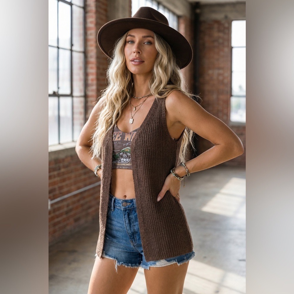 NWT Lightweight Eye-Hook Soft Fabrication Sweater Knit Vest Top Brown